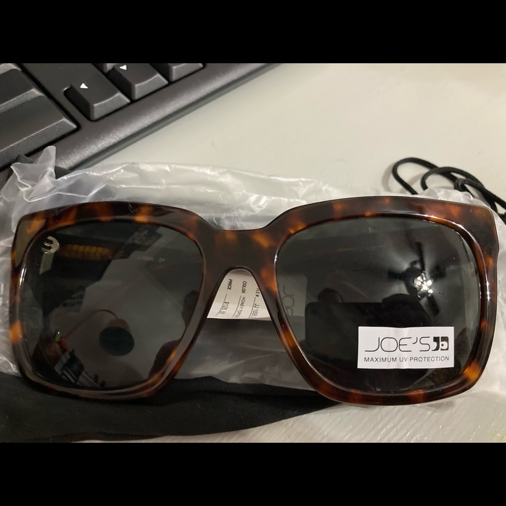 NWT Joe’s oversized sunglasses